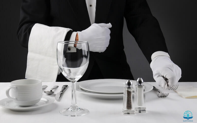 David My Servant showing a waitress picture