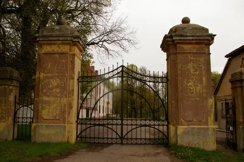 Lift Up Your Heads, O Ye Gates showing an ancient gate that is closed