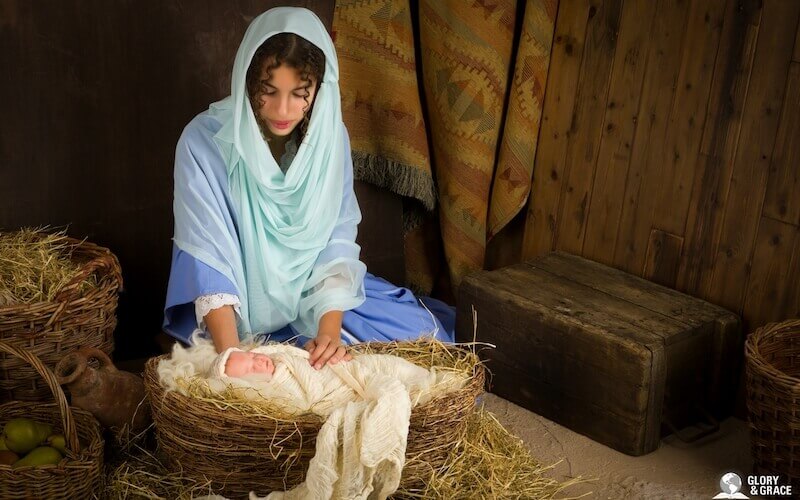 Mary the mother of Jesus picture nativity scene