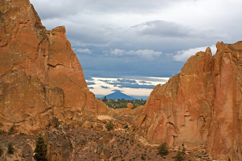 Words and the Demonstration of the Supernatural showing a mountain