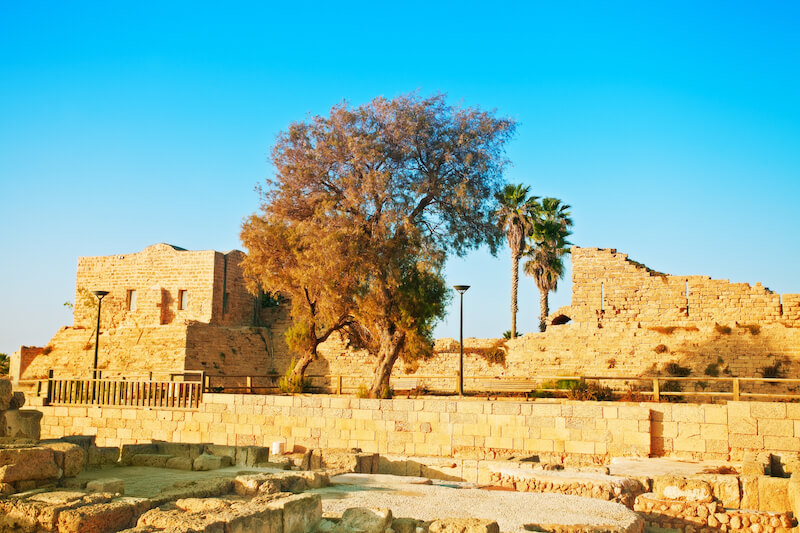 city builded upon her own heaps showing a ruined ancient city
