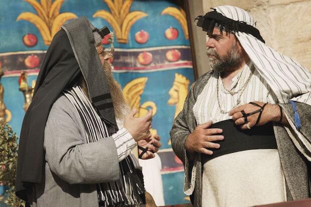 Homo spiritus being discussed by Jewish rabbis