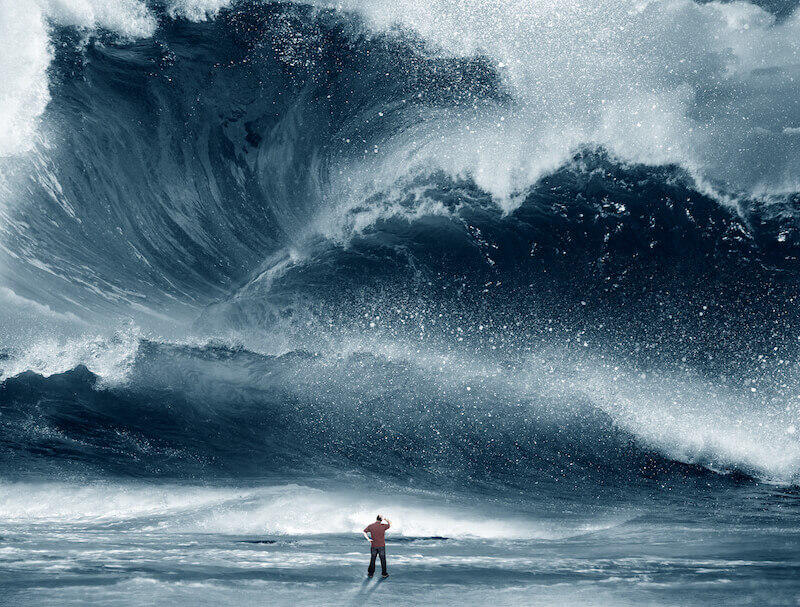 unspectacular miracles showing waves on the sea